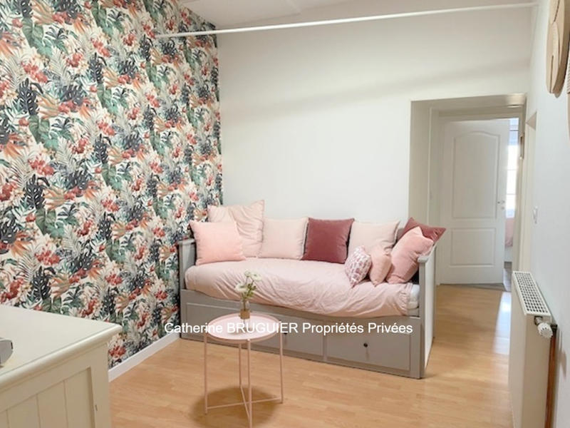 Maison - 235 m² - 9 pièces