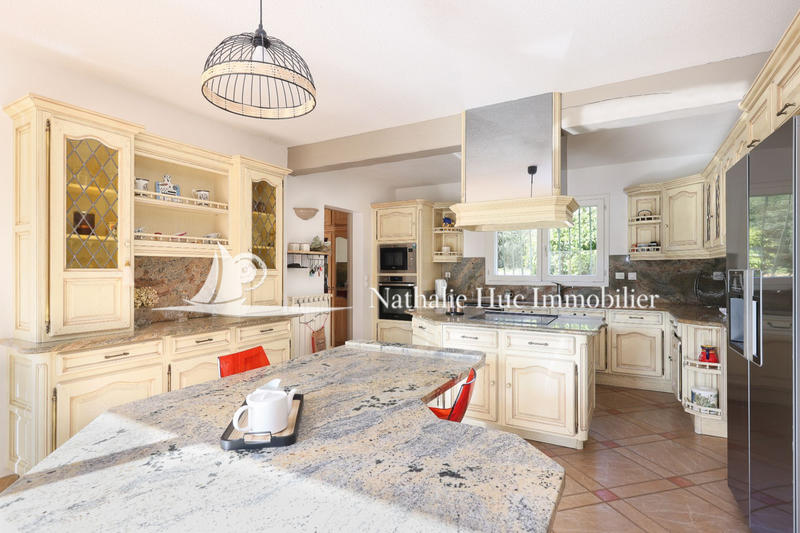 Propriété - 276 m²