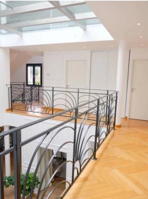 Maison - 310 m² - 9 pièces