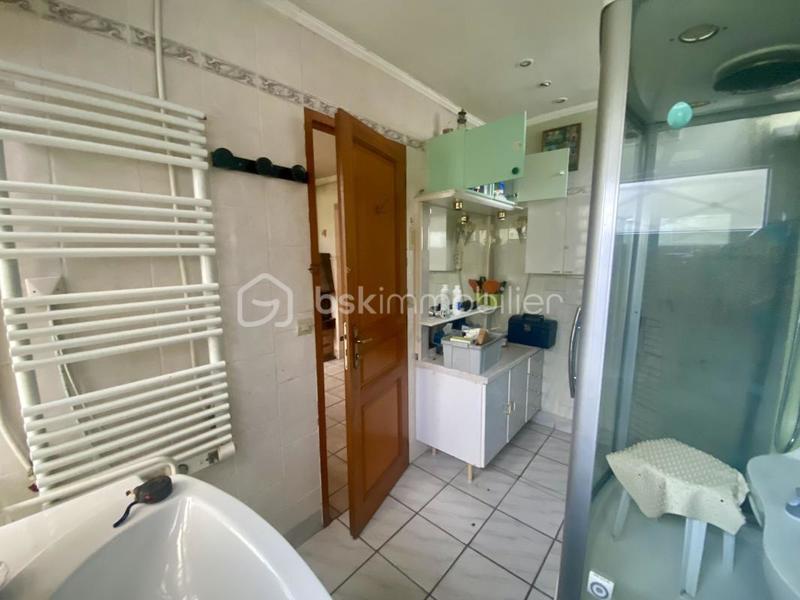 Maison - 99 m² - 5 pièces