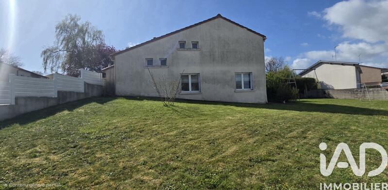 Maison - 90 m² - 5 pièces