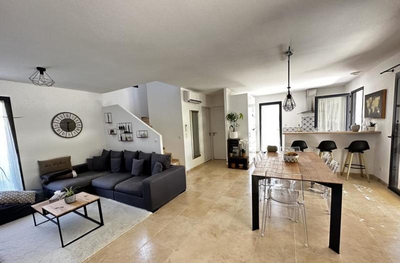 Maison - 95 m² - 4 pièces