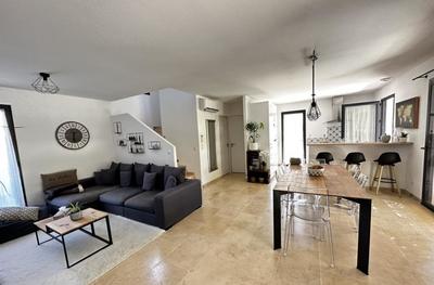 Maison - 95 m² - 4 pièces