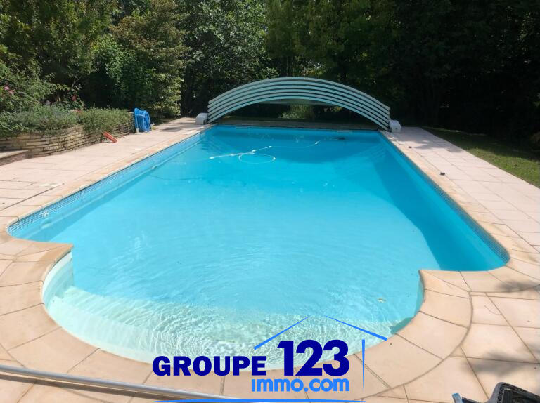 Maison - 198 m² - 5 pièces