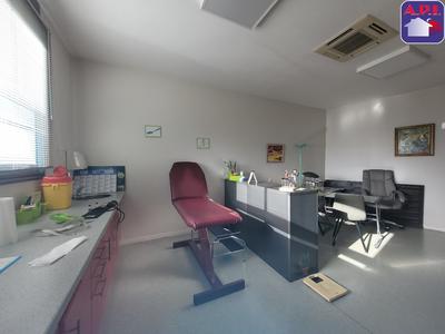 Local d'activités - 49 m²