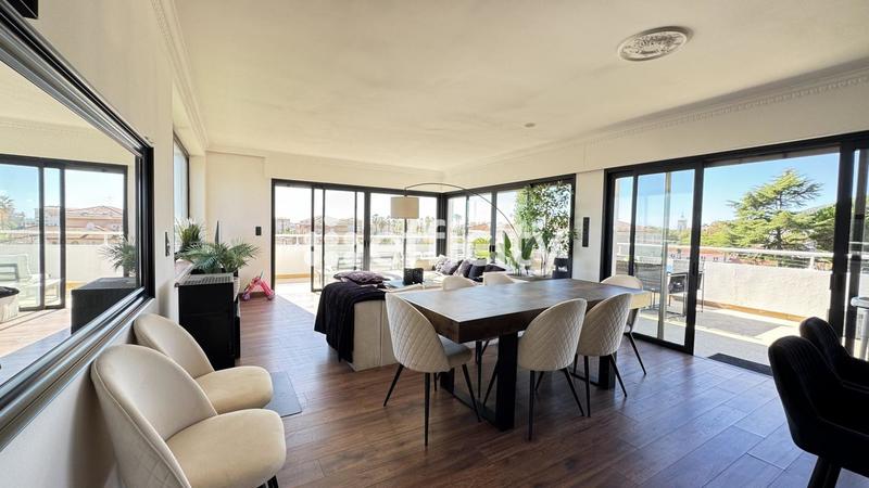 Appartement - 90 m² - 3 pièces