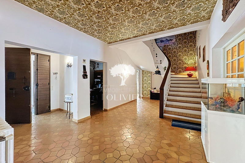 Villa - 266 m² - 9 pièces