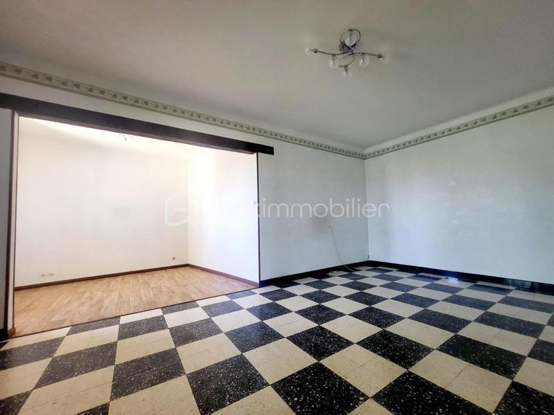 Maison - 180 m² - 7 pièces