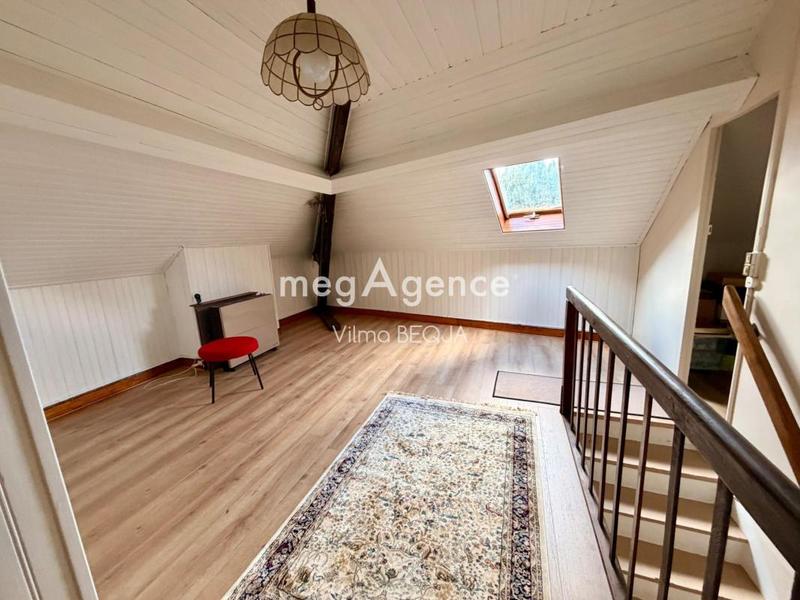 Maison - 136 m² - 8 pièces