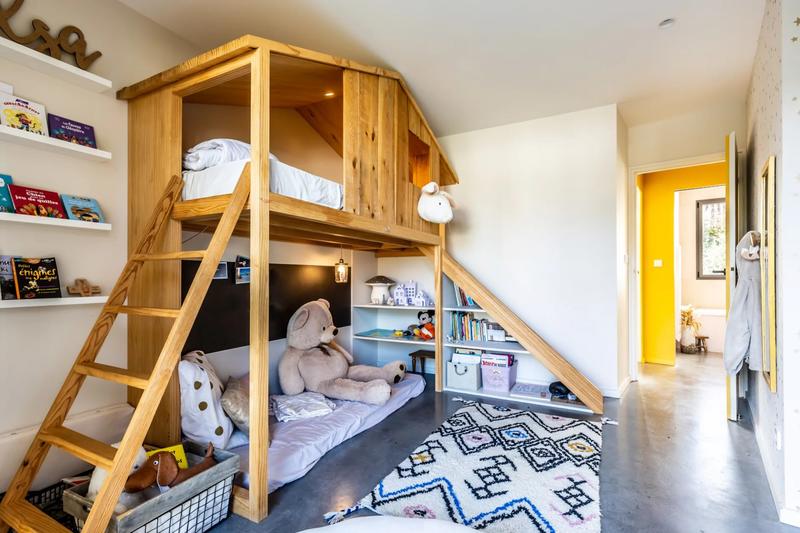 Maison - 180 m² - 5 pièces