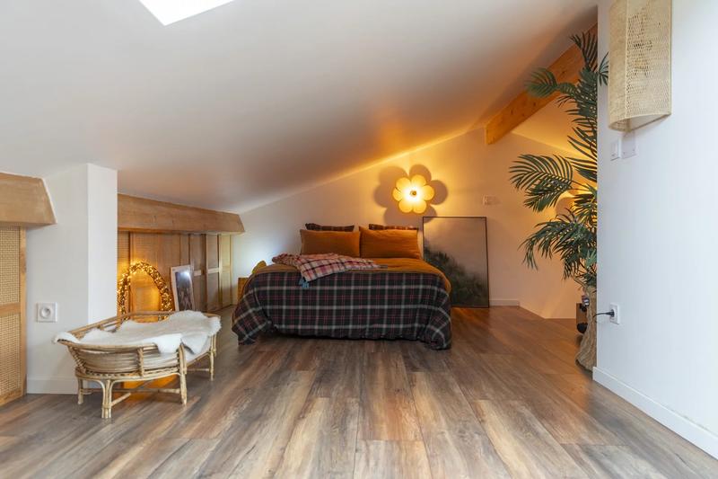 Maison de ville - 233 m² - 7 pièces