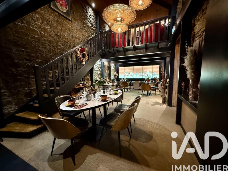 Maison - 301 m² - 13 pièces