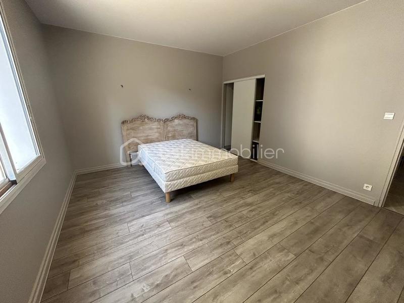 Maison - 354 m² - 6 pièces