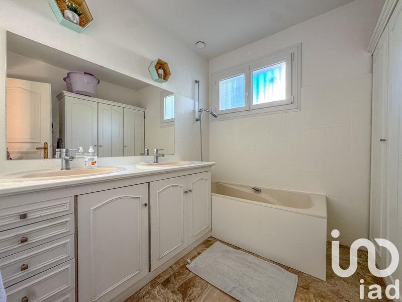 Maison - 94 m² - 5 pièces