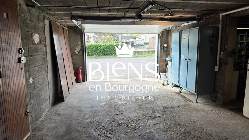 Maison traditionnelle - 174 m² - 7 pièces