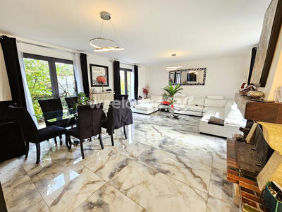 Maison - 156 m² - 8 pièces