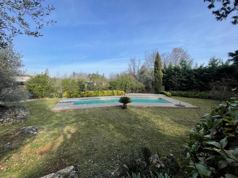 Mas - 258 m² - 8 pièces