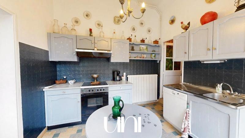 Maison - 208 m² - 8 pièces