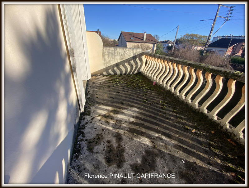 Maison - 218 m² - 10 pièces