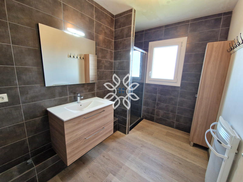 Maison de village - 100 m² - 4 pièces