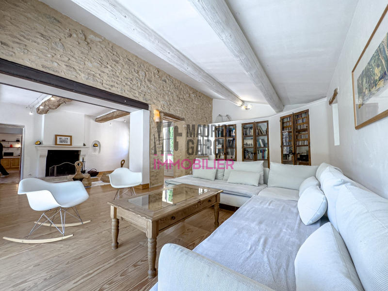 Maison - 227 m² - 8 pièces