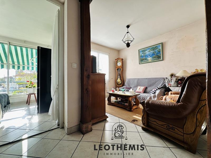 Maison traditionnelle - 185 m² - 9 pièces