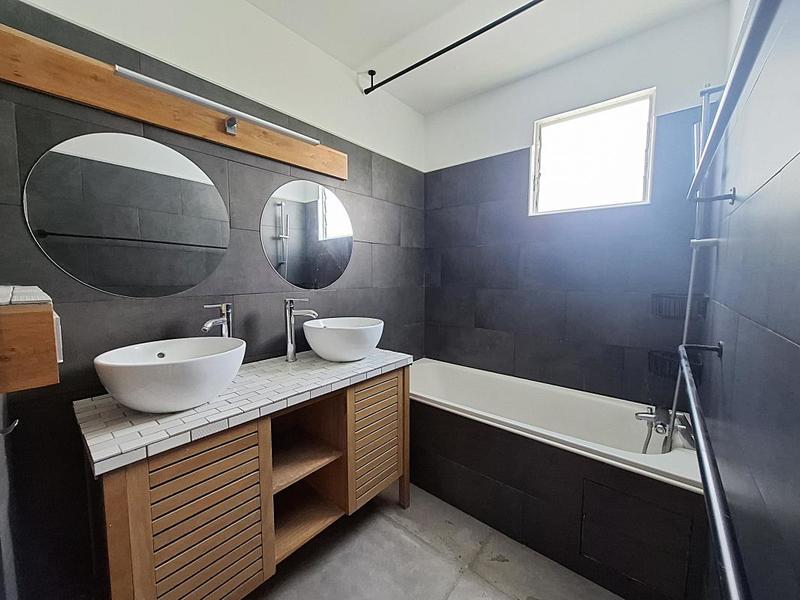 Appartement - 90 m² - 5 pièces