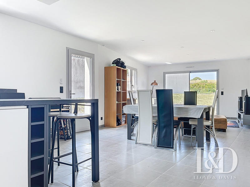 Maison - 107 m² - 4 pièces