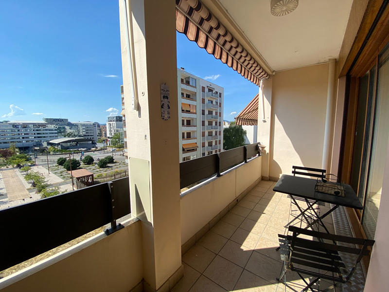 Appartement - 82 m² - 3 pièces