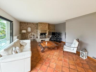 Maison en pierre - 180 m² - 7 pièces