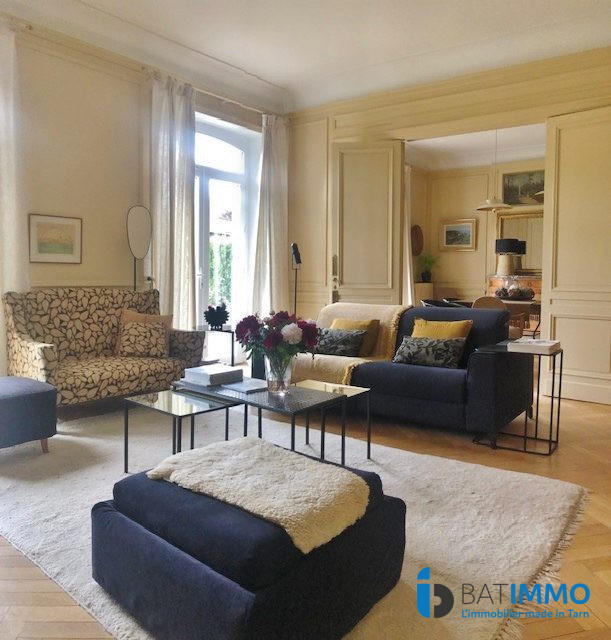 Maison - 265 m² - 7 pièces