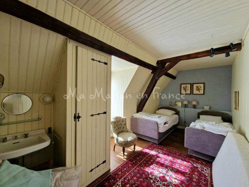 Maison - 395 m² - 12 pièces