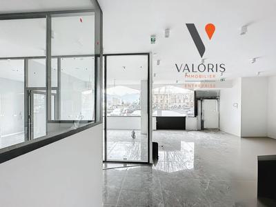 Local commercial - 270 m² - 15 pièces