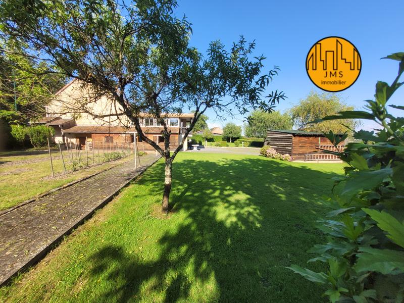 Maison - 215 m² - 8 pièces