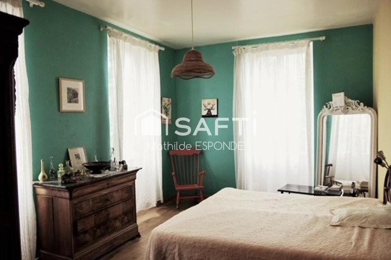 Maison - 235 m² - 7 pièces