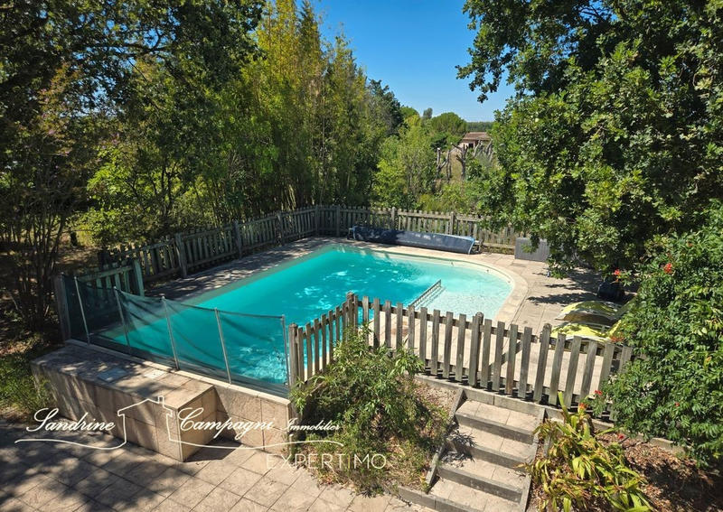 Maison - 275 m² - 13 pièces