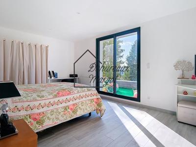 Maison - 192 m² - 7 pièces