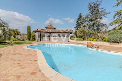 Maison - 478 m² - 12 pièces