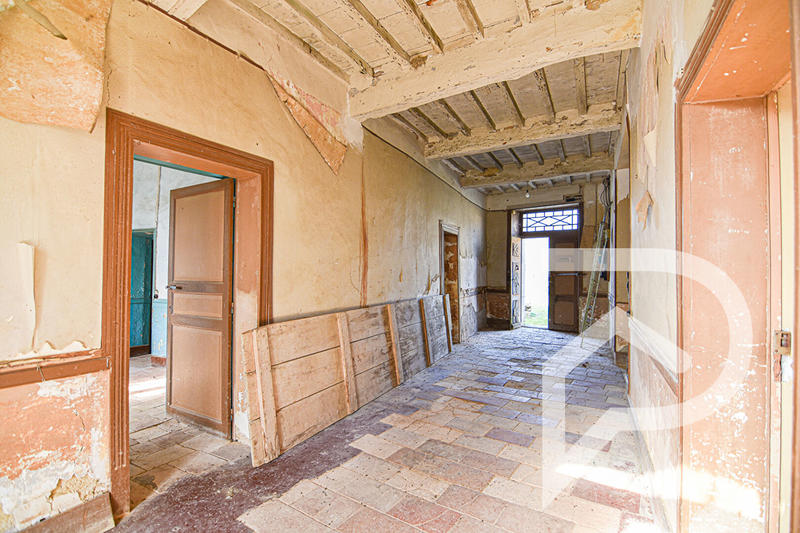 Maison - 260 m² - 7 pièces