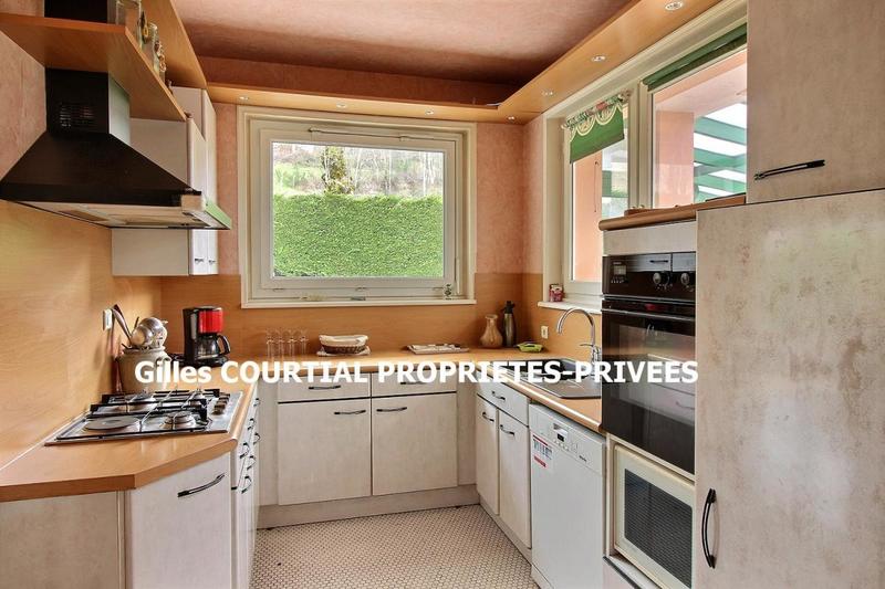 Maison - 302 m² - 12 pièces