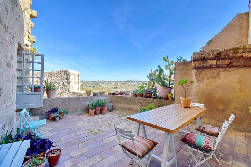 Maison - 400 m² - 12 pièces