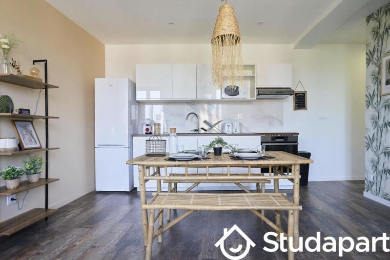 Chambre - 10 m² - 1 pièce