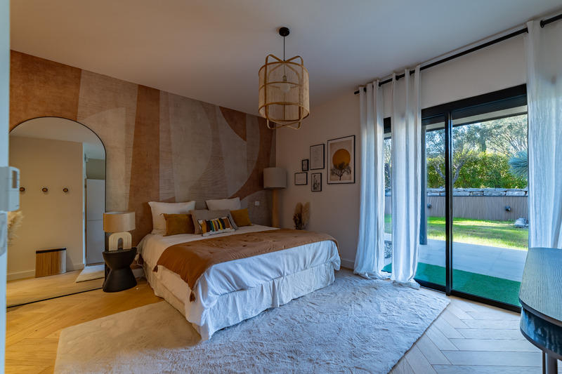 Maison - 365 m² - 8 pièces