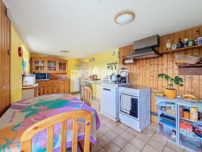 Maison - 200 m² - 9 pièces