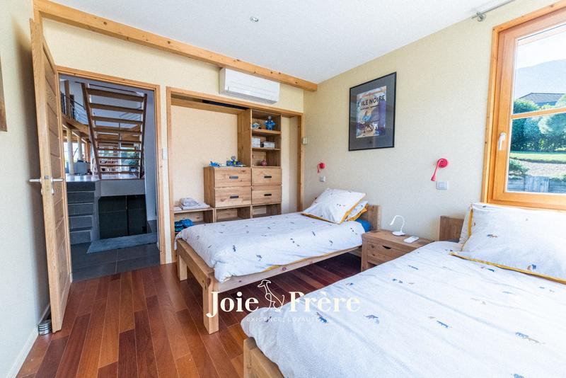 Villa - 233 m² - 8 pièces