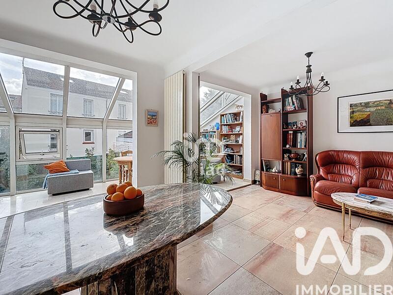 Maison - 200 m² - 8 pièces