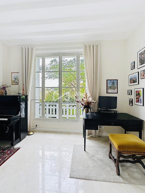 Maison - 266 m² - 10 pièces