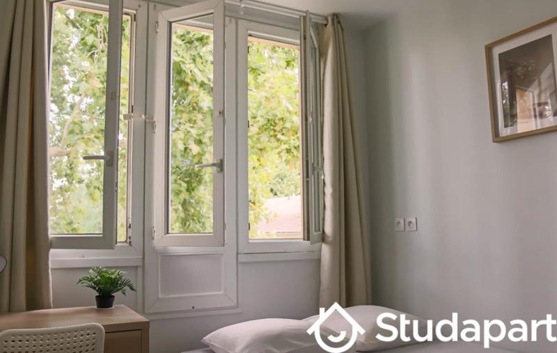 Chambre - 12 m² - 1 pièce