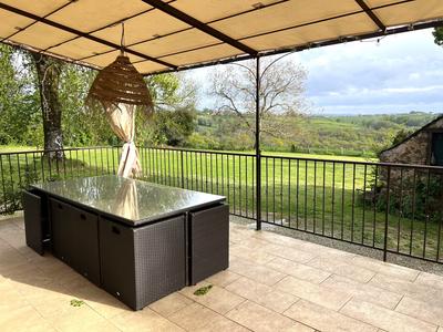 Maison - 400 m² - 12 pièces