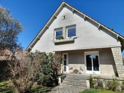 Maison - 198 m² - 7 pièces
